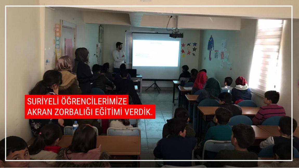 Ustalar Kursiyerlerle Buluşuyor Etkinliği Kapsamında Suriyeli Öğrencilerimize Akran Zorbalığı Eğitimi Verildi.